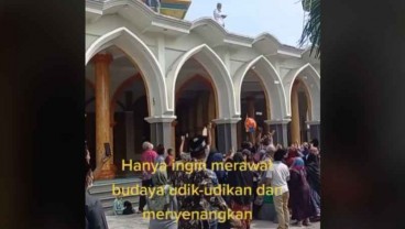 Viral Kebiasaan 'Udik-udikan', Sebar Uang ala Warga Lamongan