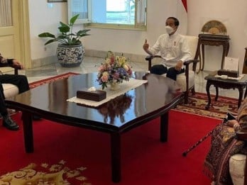 Jokowi Jenguk Mantan Kepala BIN Hendropriyono