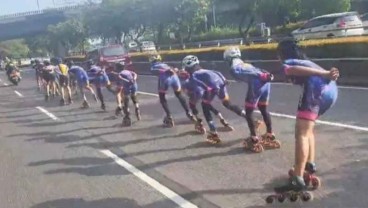 Sederet Aturan yang Diduga Dilanggar Pemain Sepatu Roda di Jalanan Jakarta