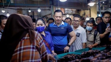 Kunjungi Pusat Pasar Kota Medan, AHY Beli Ikan Teri dan Oleh-oleh Khas Sumut