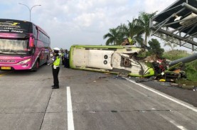 Sejumlah Rumah Sakit Tangani Korban Kecelakaan Bus…