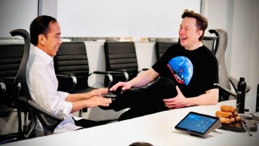 Jokowi Jadi Sorotan Warganet Malaysia karena Pakai Sepatu Rp300 Ribu saat Bertemu Elon Musk