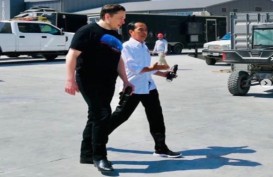 Produk Lokal, Segini Harga Sepatu yang Dipakai Jokowi Saat Bertemu Elon Musk