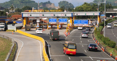 Gerbang tol Pasteur 1 di jalan tol Padaleunyi (Purbaleunyi)./Jasa Marga