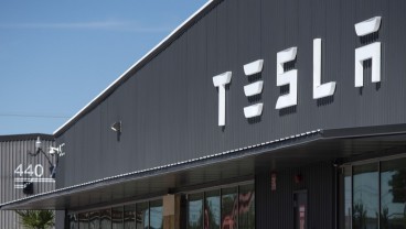 Investasi Berkelanjutan dan Tercoretnya Tesla dari Indeks ESG S&P