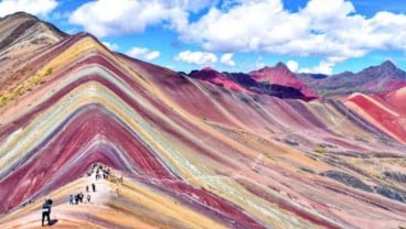 Daftar Keajaiban Alam Paling Indah dan Berwarna di Dunia: Fly Geyser hingga Gunung Pelangi