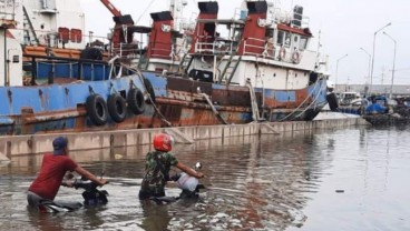 Banjir Rob Semarang, 500 Peti Kemas di Tanjung Emas Kena Imbas