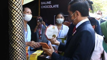 Jokowi Tinjau Rumah Resiliensi Indonesia di Pameran Adexco 2022