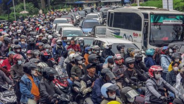 Libur Kenaikan Isa Almasih, Jalan Menuju Puncak Mulai Macet