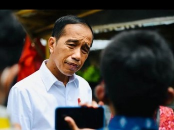 Salurkan Bansos di Solo, Jokowi: Untuk Dorong Ekonomi Pulih