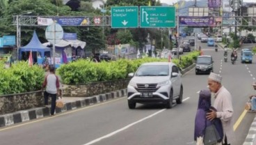 Jadi Tujuan Favorit, Kawasan Puncak Dipadati Warga Saat Liburan