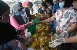 Sehari Jelang Subsidi Dicabut, Harga Minyak Goreng Curah Stabil di Atas HET