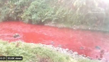 Sungai Citarum Berubah Warna Jadi Merah Darah, Ini Alasannya