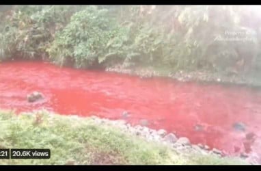 Sungai Citarum Berubah Warna Jadi Merah Darah, Ini Alasannya