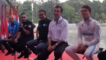 Ahmad Sahroni Buka Meet and Greet Pembalap Formula E di Monas