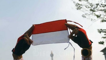 Cek Fakta: Bendera Merah Putih Diturunkan Paksa dan Dibakar di Jayawijaya
