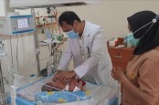 Dilema Penanganan Bayi Kembar Siam di Sumut, Punya 3 Kaki dan Perut Menempel