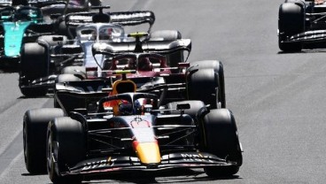 Hasil F1 GP Azerbaijan: Duo Ferrari Gagal Finis, Verstappen Berjaya