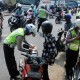 Polisi Larang Naik Motor Pakai Sandal Jepit, Bakal Ditilang?