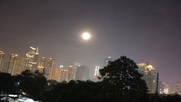 Cantiknya Penampakan Bulan Malam Ini, Efek Supermoon?