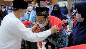 Semen Indonesia Berangkatkan 113 Jemaah Haji ke Tanah Suci