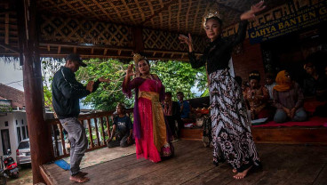 Pesta Rakyat Kasepuhan Adat Pasir Eurih Tampilkan Berbagai Kesenian Tradisional Khas Sunda