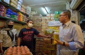 Foto-Foto Zulkfili Hasan Sidak ke Pasar di Hari Pertama Jadi Mendag
