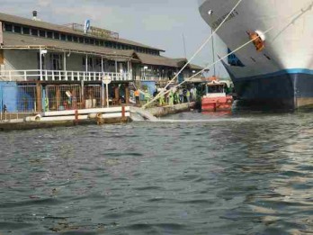 Pelindo Optimalkan 56 Pompa Air Atasi Rob Pelabuhan Tanjung Emas