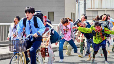 Sinopsis Zom 100: Bucket List of The Dead, Film Komedi Adaptasi Komik Jepang