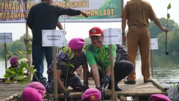 Aksi Peduli Lingkungan, Pegadaian Tanam 5.000 Pohon di Teluk Naga