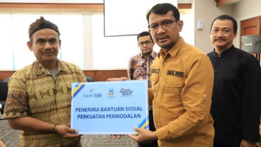 Ratusan Pelaku Usaha Kecil di Garut Diguyur Bantuan Modal