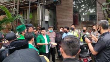 Massa GP Ansor Kota Bandung Geruduk Holywings di Jalan Karangsari