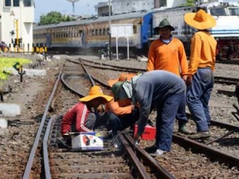 Kecepatan Kereta Semi Cepat Jakarta–Surabaya Jadi 160 Km per Jam