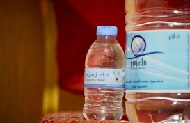 Ingat, Jemaah Haji Dilarang Bawa Air Zamzam di Koper Saat Pulang ke Tanah Air