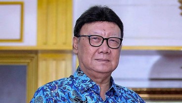 Tjahjo Kumolo, Anak Kolong Semarang Sukses Jadi Menteri