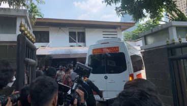 Jenazah Tjahjo Kumolo Tiba di Rumah Duka Jam 13.42 WIB