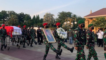 Jenazah Menpan RB Tjahjo Kumolo Tiba di TMP Kalibata