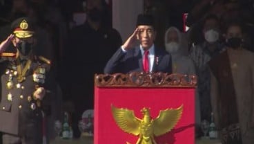 Jokowi Pimpin Upacara Hari Bhayangkara ke-76, Megawati hingga Jusuf Kalla Hadir