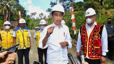 Tinjau Proyek Peningkatan Struktur Jalan di Pulau Nias, Jokowi: Tahun Depan Rampung