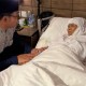 Ridwan Kamil Jenguk Jemaah Haji Jabar yang Sakit Stroke