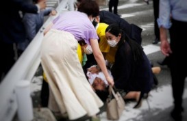 Detik-detik Mantan PM Jepang Shinzo Abe Ditembak, Langsung Pingsan 