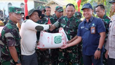 Dukung Ketahanan Pangan Nasional, Pupuk Kujang Sumbang 21 Ton Pupuk untuk Petani Karawang