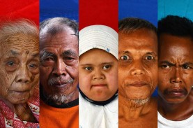 Potret Perjuangan Petugas E-KTP Ambil Foto Penyandang…