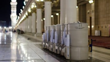 Sejarah Air Zamzam dan Khasiat Ajaibnya