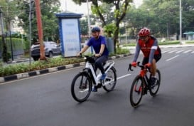 Sekjen PDIP Hasto dan Sekjen PAN Eddy Gowes Bareng Sambil Silaturahmi