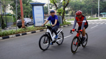 Sekjen PDIP Hasto dan Sekjen PAN Eddy Gowes Bareng Sambil Silaturahmi