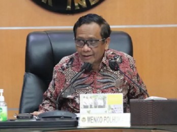 Jokowi Tunjuk Mahfud MD Jadi Plt MenPAN RB