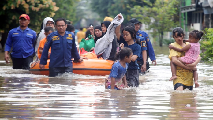 Banjir Kota Tangerang, 19 Titik Terdampak, Tanggul Jebol Diperbaiki