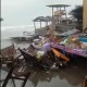 Gelombang Pasang Terjang Pantai Selatan Yogyakarta: Warung Hanyut hingga Kapal Rusak
