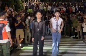 Keren! Beberapa Remaja Lakukan Catwalk untuk Citayam…